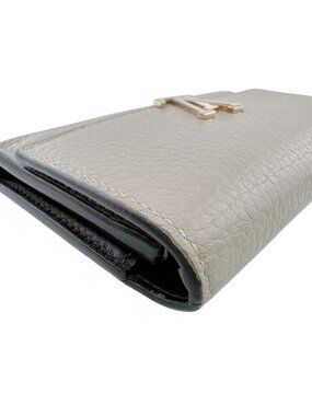 Louis Vuitton Compact Wallet Portefeuille Capucines Trifold